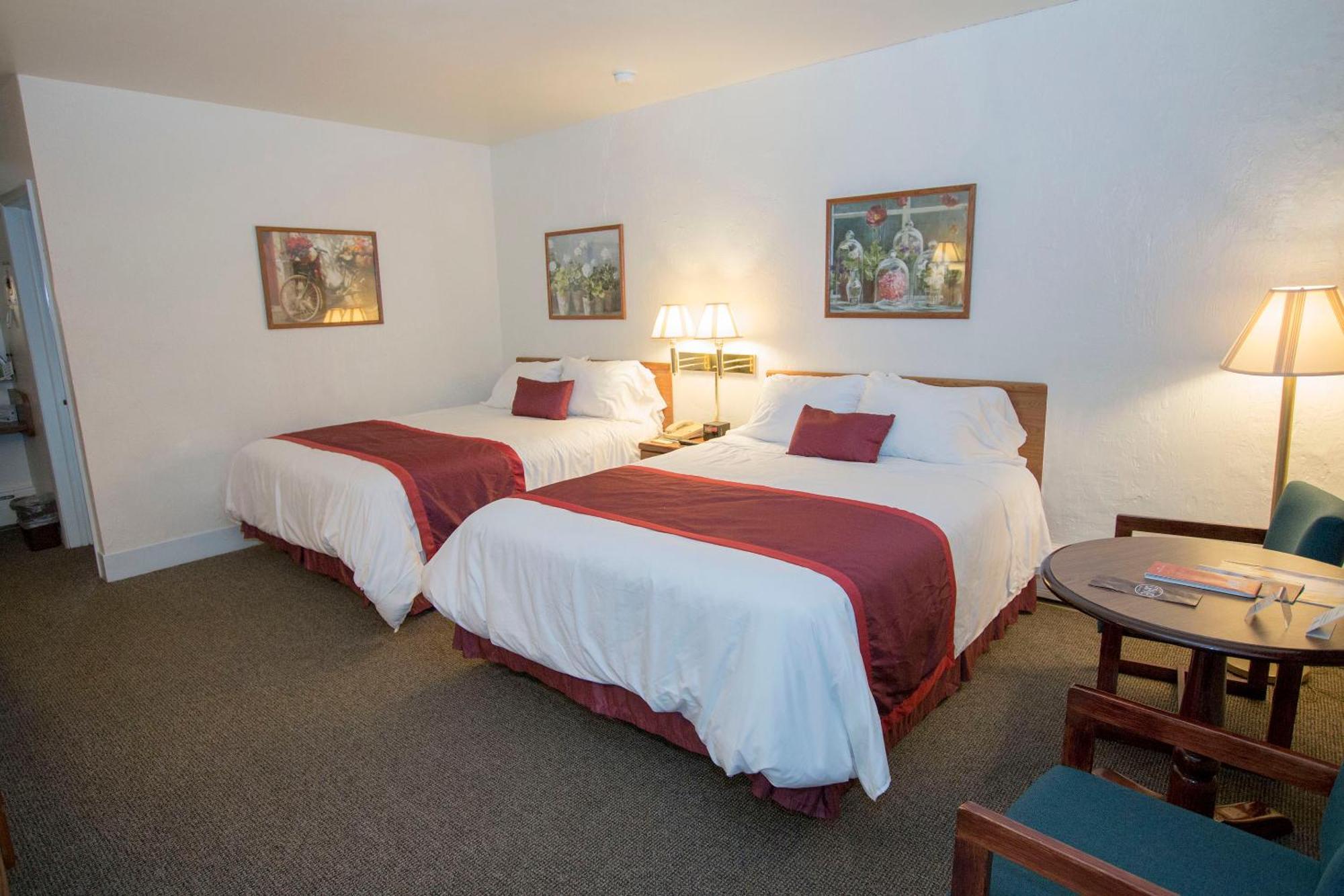 The Chalet Motel Mequon Bagian luar foto