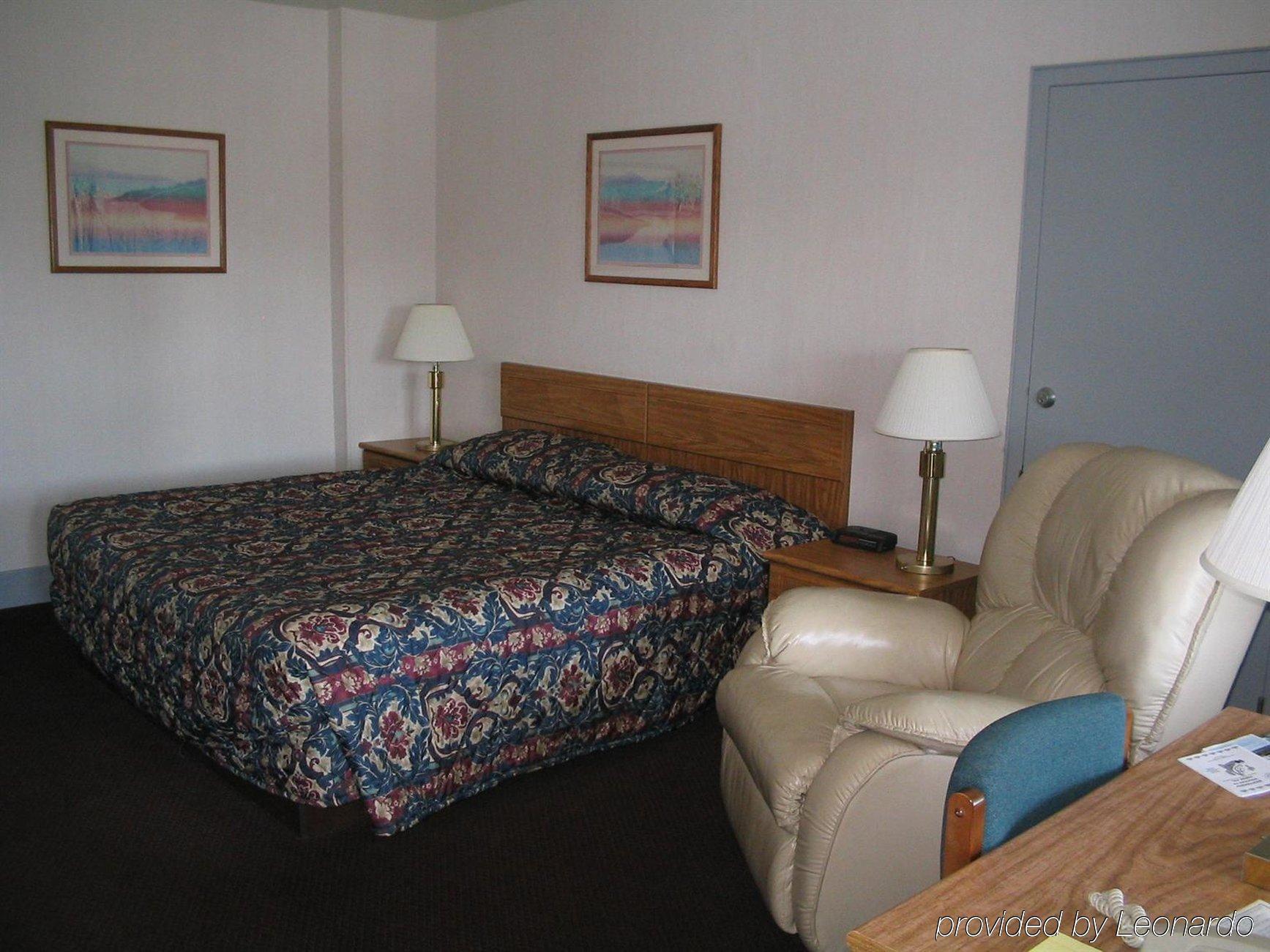 The Chalet Motel Mequon Ruang foto